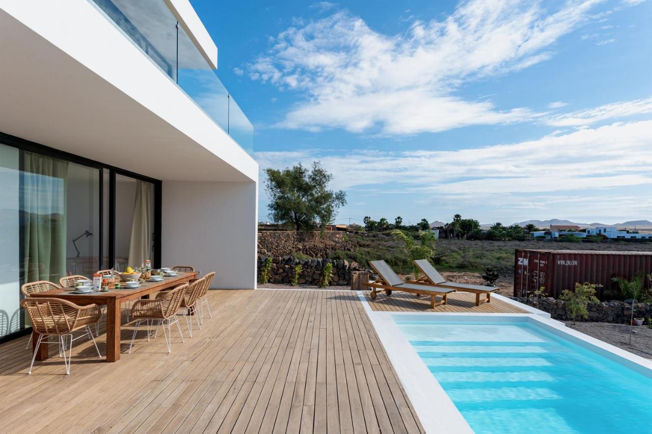 Villa Elena, Luxery Villa With Swimming Pool! 라하레스 외부 사진