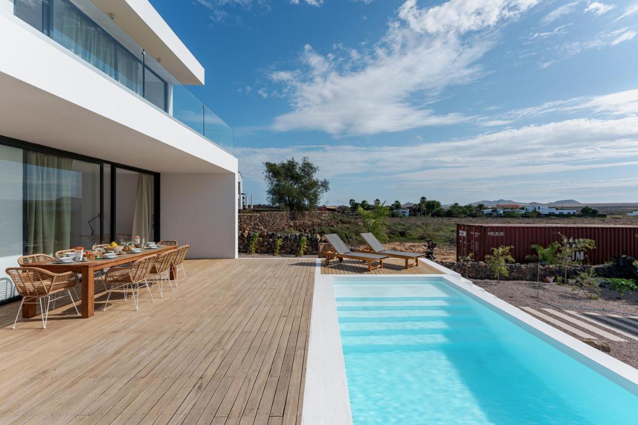 Villa Elena, Luxery Villa With Swimming Pool! 라하레스 외부 사진